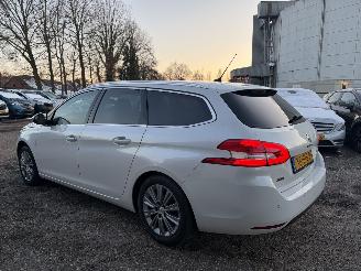 Peugeot 308 SW 1.2 PureTech Blue Lease Premium LEDER picture 3