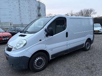 Opel Vivaro 2.5 CDTI AIRCO NIEUWE APK MARGE 3-pers. picture 2