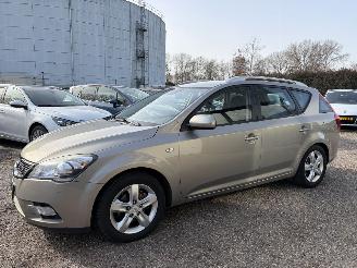 Kia Cee d Sporty Wagon 1.4 CVVT Navigator Plus Pack CRUISE picture 2