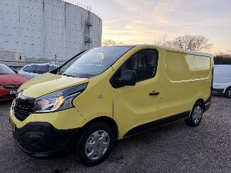 skadebil bedrijf Renault Trafic 1.6 dCi L1H1 Comfort Energy AIRCO 2015/9