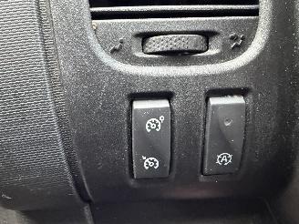 Renault Trafic 2.0 dCi 120 T27 L1H1 Comfort AIRCO picture 12