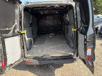 Ford Transit Custom 2.0TDCI L2H1Limited Edition 3-pers picture 6