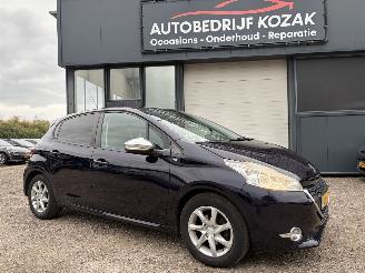 occasion passenger cars Peugeot 208 1.2 PureTech Style AUTOMAAT CRUISE NAVI 2015/6