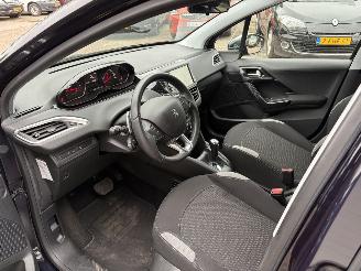 Peugeot 208 1.2 PureTech Style AUTOMAAT CRUISE NAVI picture 8