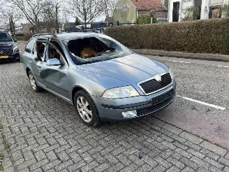 Coche siniestrado Skoda Octavia 1.6 Mpi 2008/7