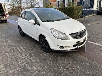 Salvage car Opel Corsa 1.4-16V 2010/2