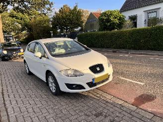 damaged passenger cars Seat Leon 1.6 Good Stuff 2010/3