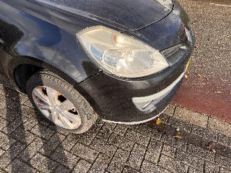 Renault Clio 1.4-16V picture 7