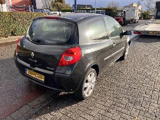 Renault Clio 1.4-16V picture 3