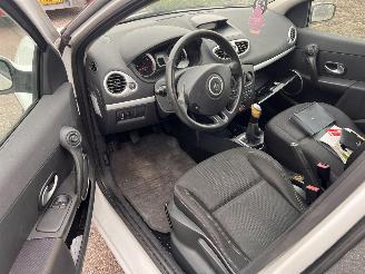 Renault Clio 1.2-16V TCe 100 picture 5