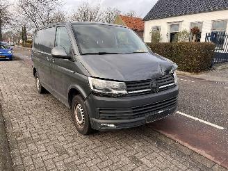 skadebil auto Volkswagen Transporter T6 2.0 TDi 103 kw Automaat L1H1 2015/10