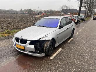 BMW 3-serie 320i picture 2