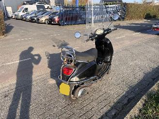 Vespa  LX 50 Snor picture 3