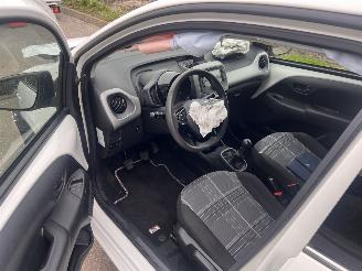 Peugeot 108 1.0-12V picture 5