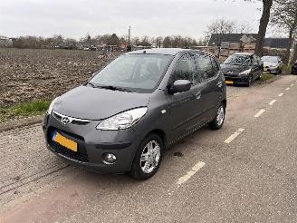 Hyundai I-10 1.2-16V AUTOMAAT picture 2