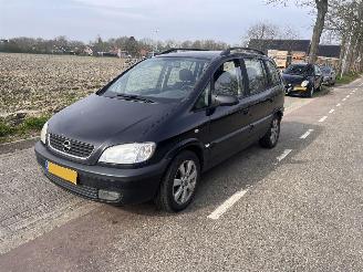 Opel Zafira -A 2.2 DTi picture 2