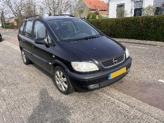 Damaged car Opel Zafira -A 2.2 DTi 2005/4