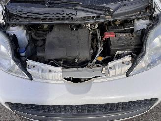 Peugeot 107 1.0-12V picture 6