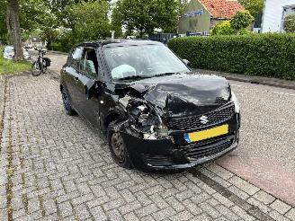 krockskadad bil auto Suzuki Swift 1.2-16V 2012/3