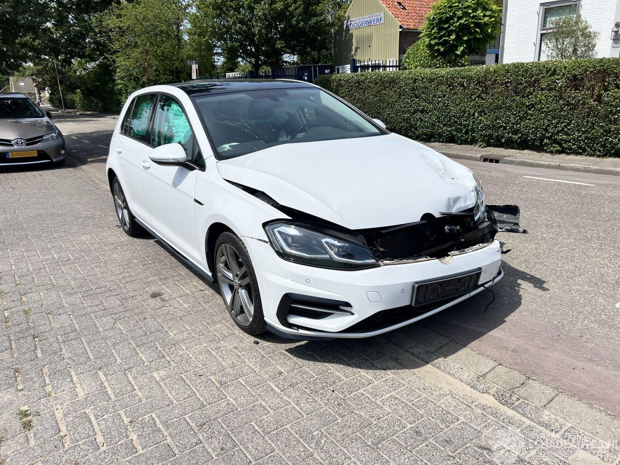 Volkswagen Golf 1.5 TSi Highline Business R