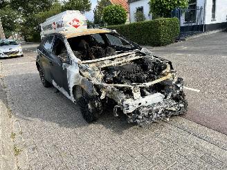 Vrakbiler auto Volvo V-40 2.0 T2 2019/6