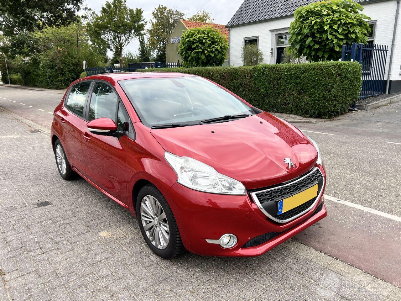 Peugeot 208 1.2 VTi Envy