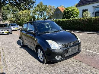 skadebil auto Suzuki Swift 1.5 VVT 2005/10