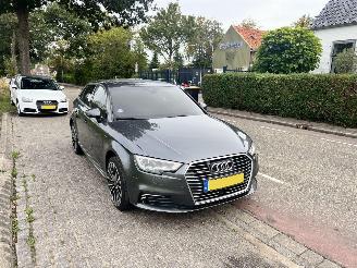 Vaurioauto  passenger cars Audi A3 SPORTBACK E-TRON 2016/12