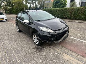 Vaurioauto  passenger cars Ford Fiesta 1.25 2011/7