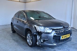 damaged passenger cars Citroën DS4 1.2 PureTech So Chic 2015/9