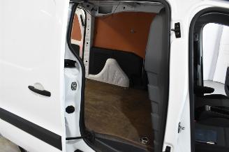 Peugeot Partner 120 1.6 BlueHDi L1XR picture 16