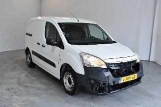 krockskadad bil bedrijf Peugeot Partner 120 1.6 BlueHDi L1XR 2017/4