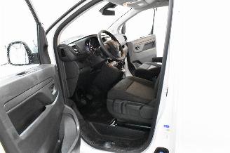 Peugeot Expert 2.0 BlueHDI 145 Senamp;S picture 25