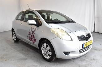 krockskadad bil auto Toyota Yaris  2006/4