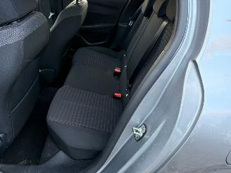 Peugeot 208 1.2 PureTech Active picture 30