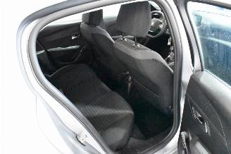 Peugeot 208 1.2 PureTech Active picture 15