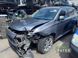 Coche siniestrado Mitsubishi Outlander Outlander (GF/GG), SUV, 2012 / 2022 2.0 16V PHEV 4x4 2014/5