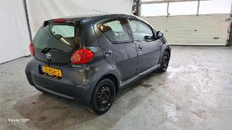 Toyota Aygo 1.0-12V + picture 7