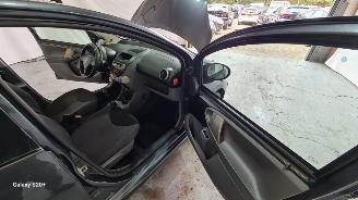 Toyota Aygo 1.0-12V + picture 10