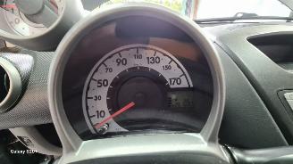 Toyota Aygo 1.0-12V + picture 24