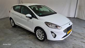 damaged passenger cars Ford Fiesta 1.0 EcoB. Titanium 2017/9