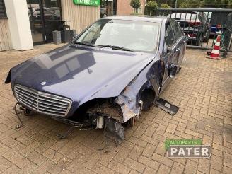 Vrakbiler auto Mercedes S-klasse S (W220), Sedan, 1998 / 2005 5.0 S-500 V8 24V 2001/6