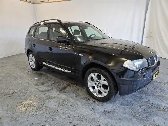 damaged passenger cars BMW X5 3.0i Executive 2004/6