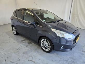 skadebil auto Ford B-Max 1.0 EcoB. Titanium 2014/5