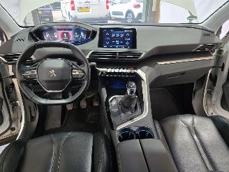 Peugeot 5008 1.2 PureTech Blue Lease Premium picture 24