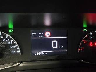 Peugeot 208 1.2 PT Active Pack picture 20