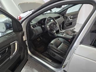 Land Rover Discovery Sport 2.0 TD4 HSE picture 17