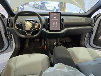 Volvo EX30 Single Motor Extended Range Ultra 69 kWh picture 29