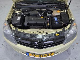 Opel Astra GTC 1.6 Enjoy picture 14
