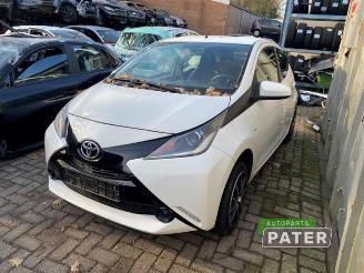 Coche siniestrado Toyota Aygo Aygo (B40), Hatchback, 2014 1.0 12V VVT-i 2015/3